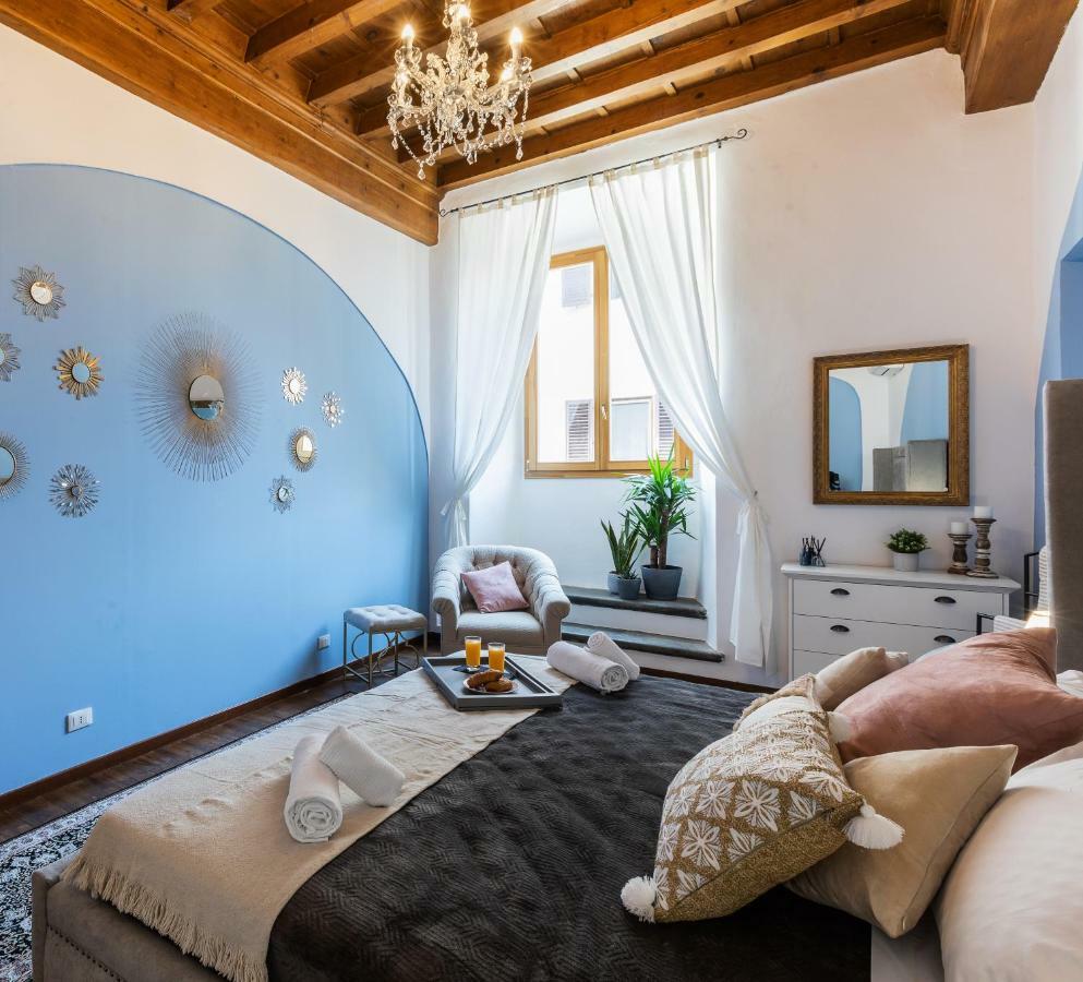 Historic Center Palace - Huge 4 Bedrooms Santa Croce Apartment - By Likehomeflorence Ngoại thất bức ảnh