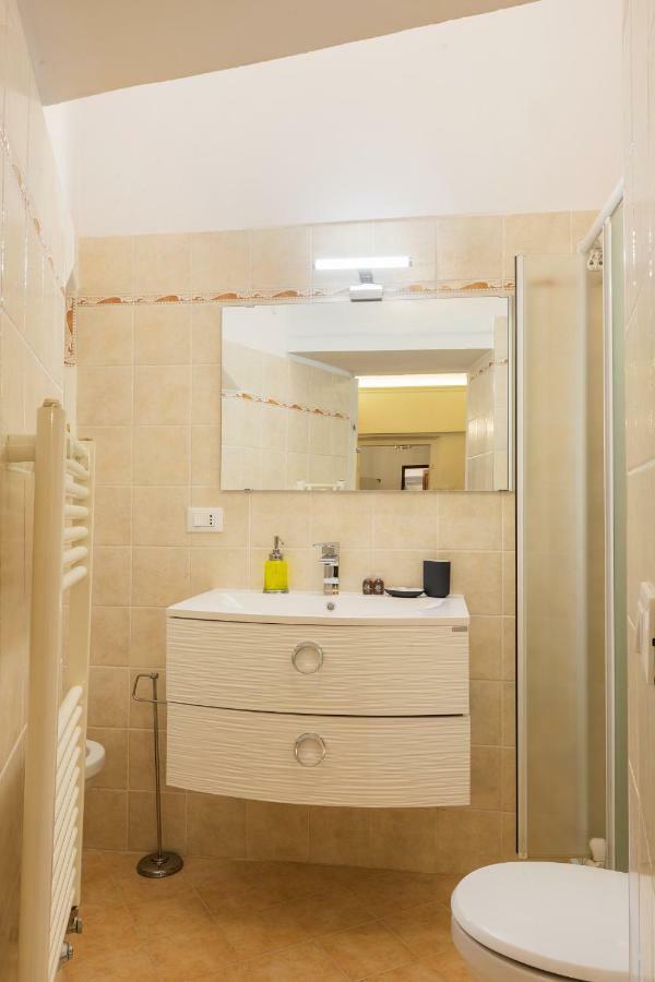 Historic Center Palace - Huge 4 Bedrooms Santa Croce Apartment - By Likehomeflorence Ngoại thất bức ảnh