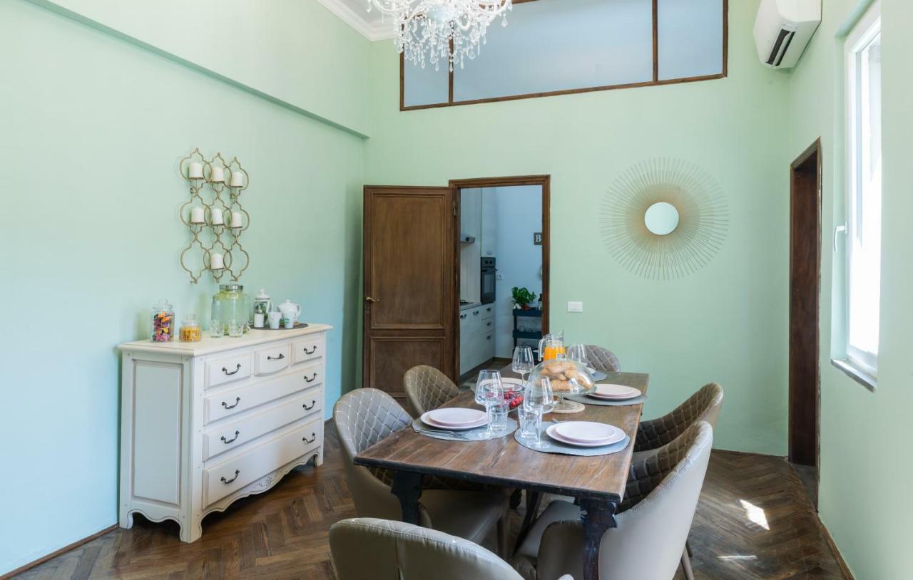 Historic Center Palace - Huge 4 Bedrooms Santa Croce Apartment - By Likehomeflorence Ngoại thất bức ảnh