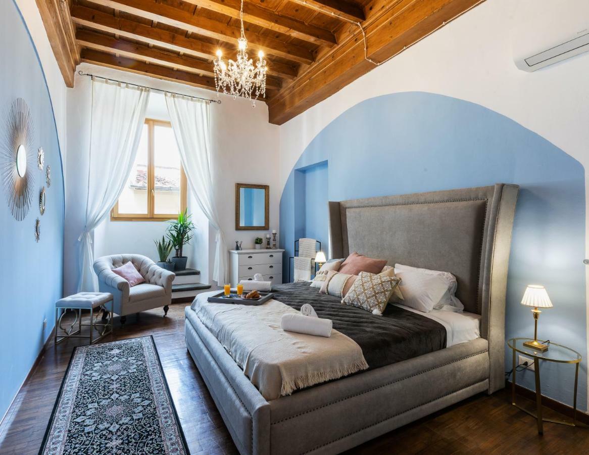 Historic Center Palace - Huge 4 Bedrooms Santa Croce Apartment - By Likehomeflorence Ngoại thất bức ảnh