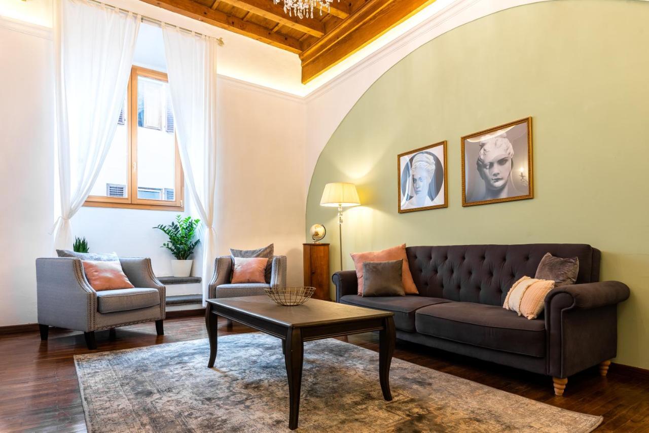 Historic Center Palace - Huge 4 Bedrooms Santa Croce Apartment - By Likehomeflorence Ngoại thất bức ảnh