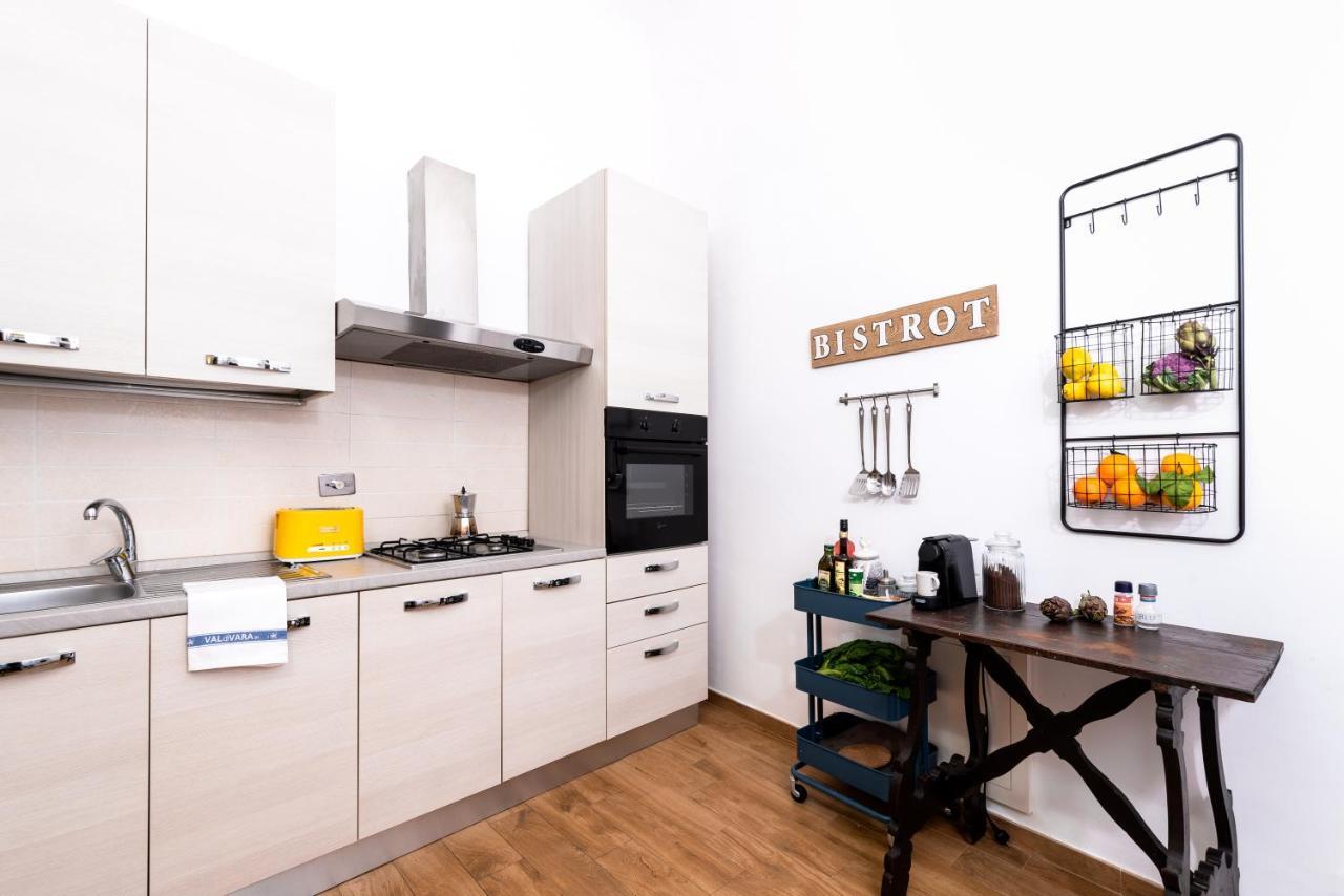 Historic Center Palace - Huge 4 Bedrooms Santa Croce Apartment - By Likehomeflorence Ngoại thất bức ảnh